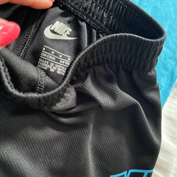 Nike Short Set - Picture 3 of 4